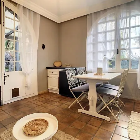 1piece Avec Jardin Dans Mas De Caractere Apartment *