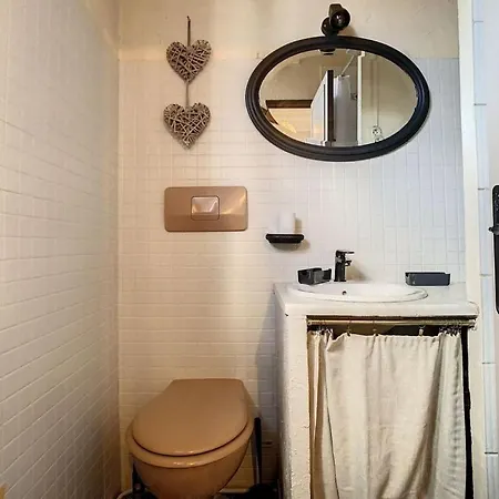 1piece Avec Jardin Dans Mas De Caractere Saint-Laurent-du-Var
